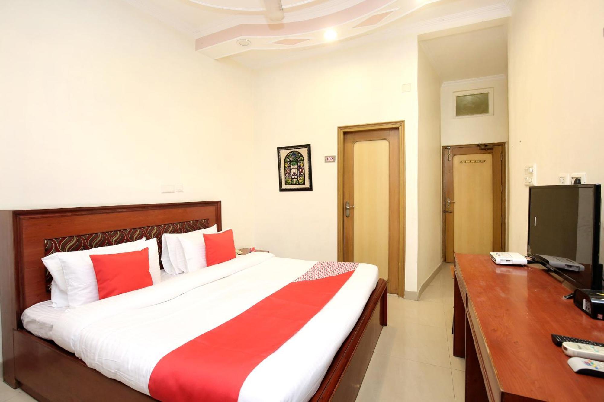 Hotel O Le Bon Ton Ludhiana Exterior photo