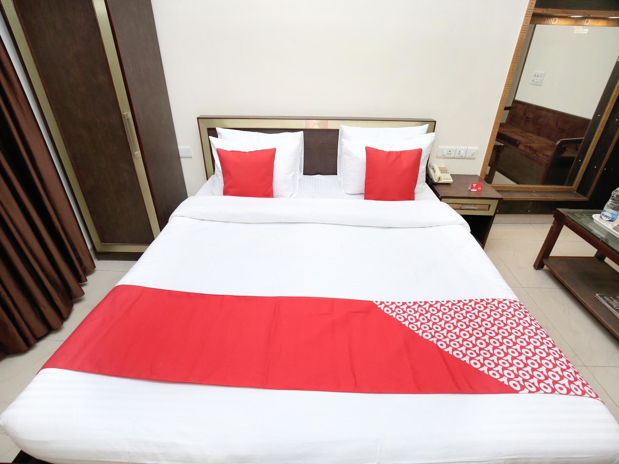 Hotel O Le Bon Ton Ludhiana Exterior photo